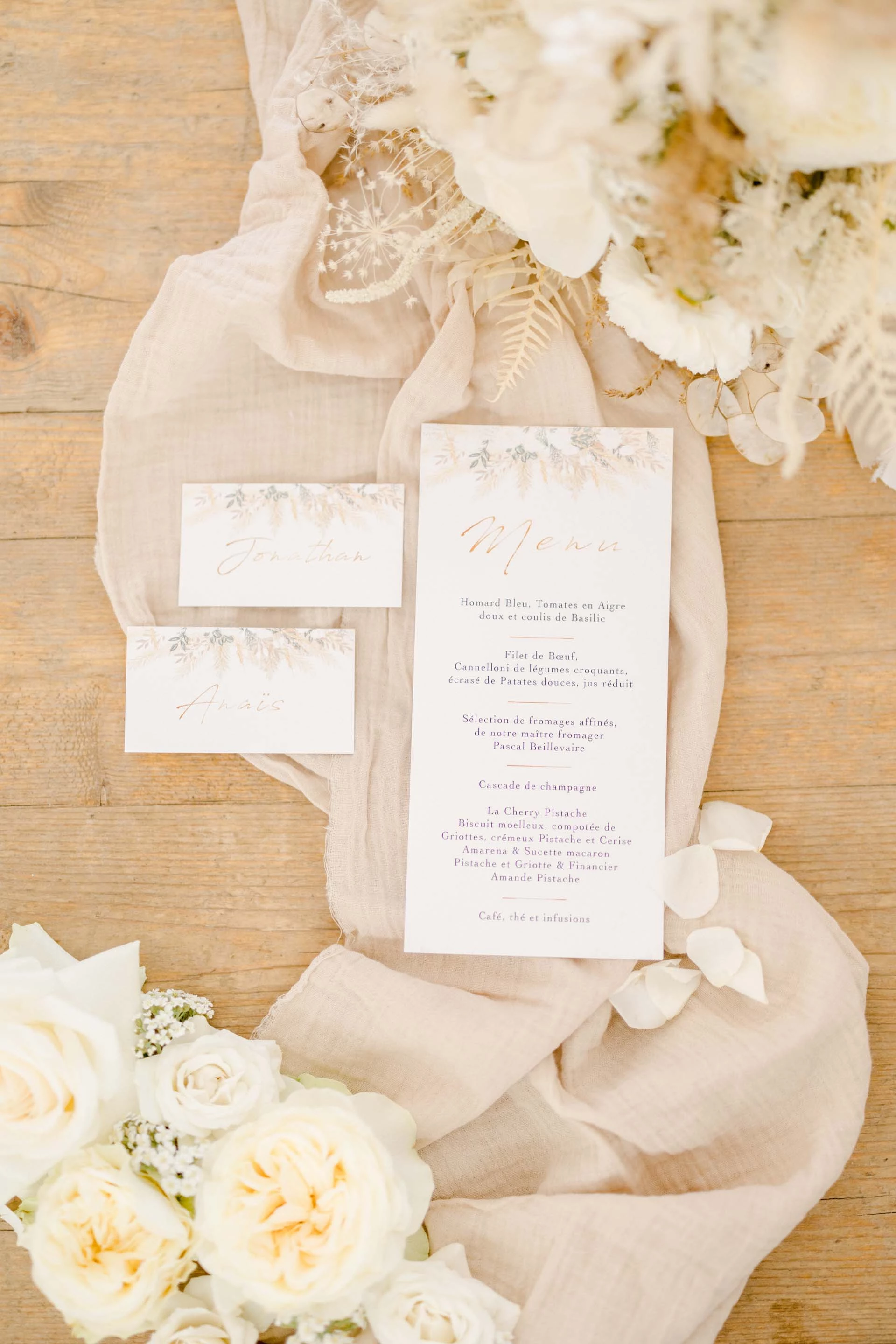 blanc pétale gris marron mariage